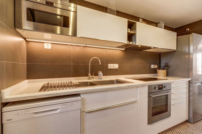 8-e64a9055bba3e77ac8aca3b893cdf826