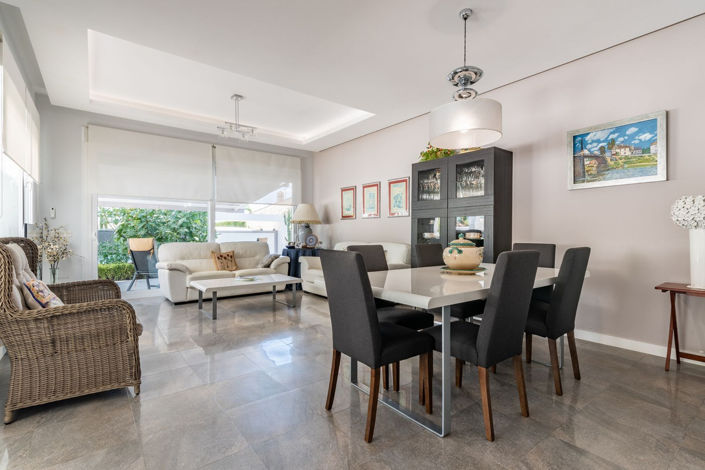 Image No.6-4 Bed Villa for sale