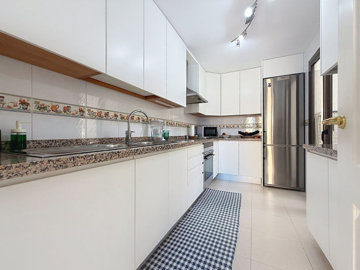 12-53013098fcab6c38b1379cd33298e050