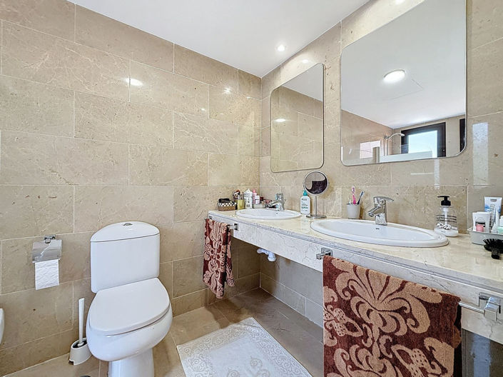 Image No.21-3 Bed Apartment for sale