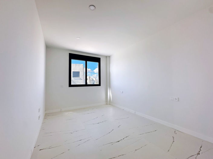 Image No.19-3 Bed Apartment for sale