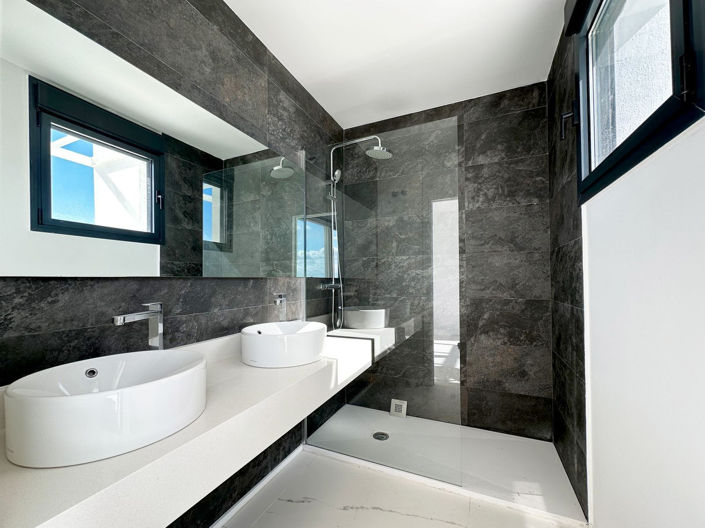 Image No.22-3 Bed Apartment for sale