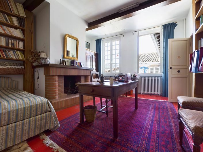 Image No.7-5 Bed House for sale