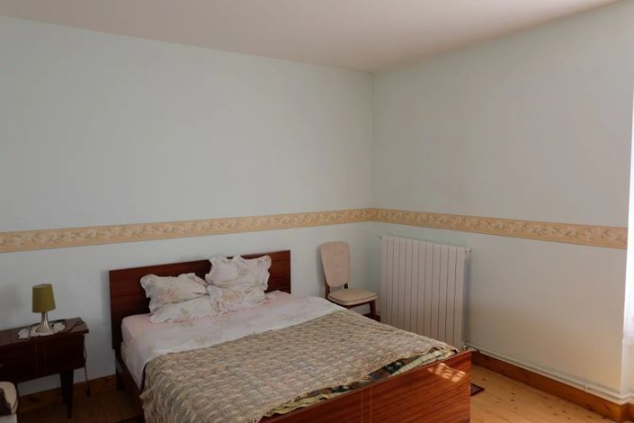 Image No.13-6 Bed Farmhouse for sale