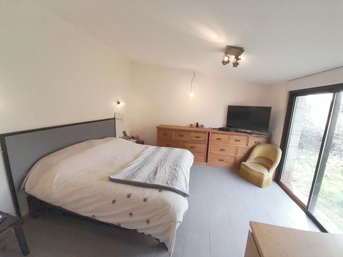 Image No.13-6 Bed House for sale