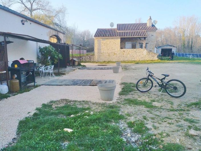 Image No.9-6 Bed House for sale