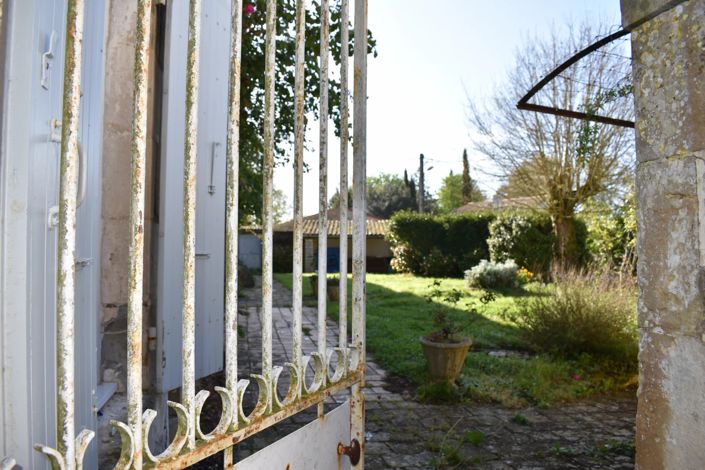 Image No.4-6 Bed House for sale