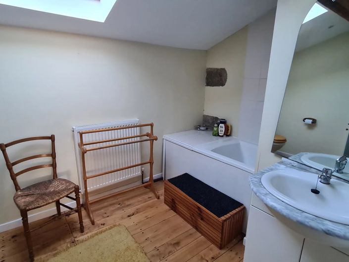 Image No.12-7 Bed Farmhouse for sale