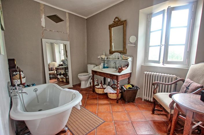 Image No.10-11 Bed House for sale