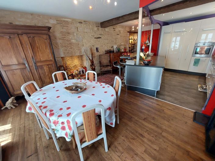 Image No.3-4 Bed Commercial for sale