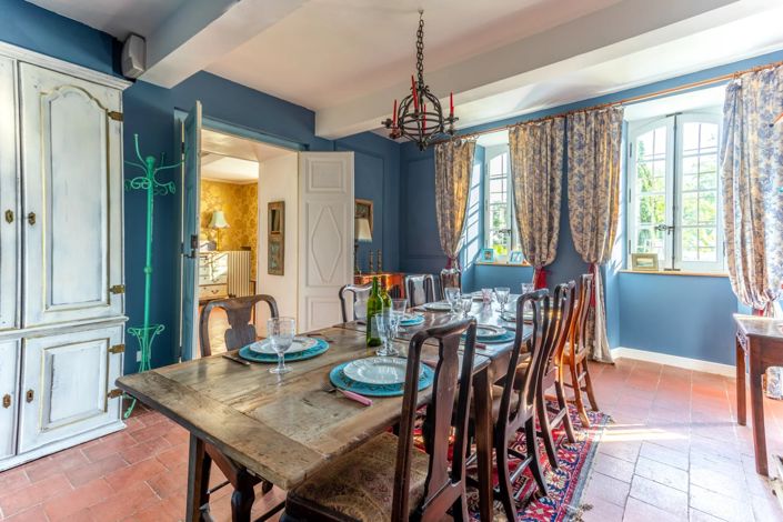 Image No.6-12 Bed House for sale