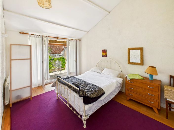 Image No.6-4 Bed Village House for sale