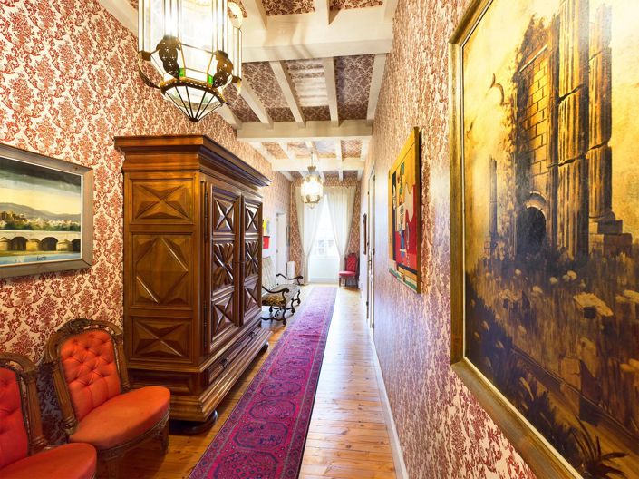 Image No.7-8 Bed House for sale