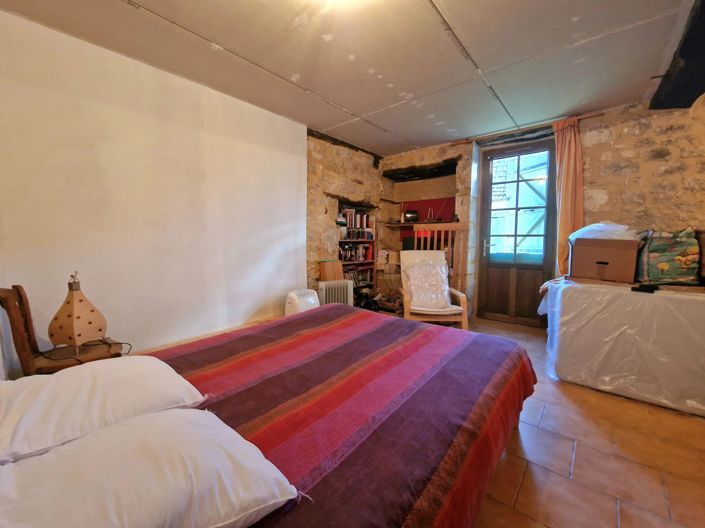 Image No.10-7 Bed House for sale