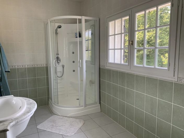 Image No.11-5 Bed House for sale