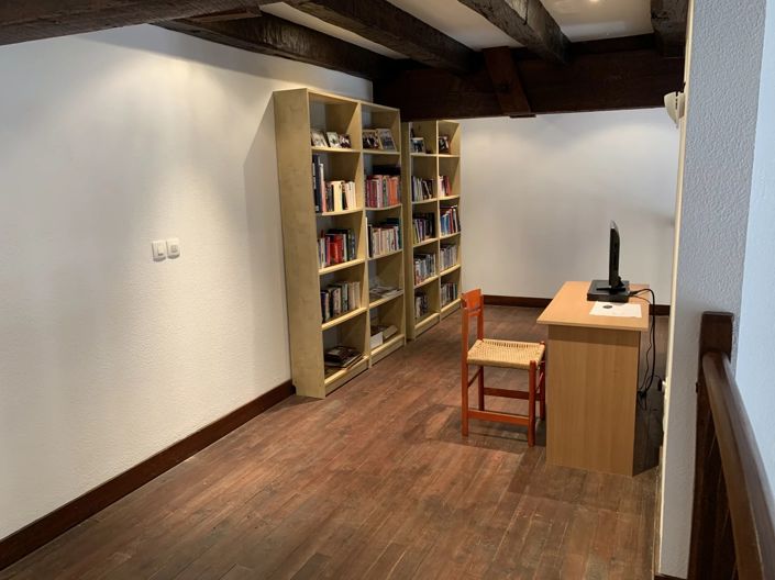 Image No.7-5 Bed House for sale