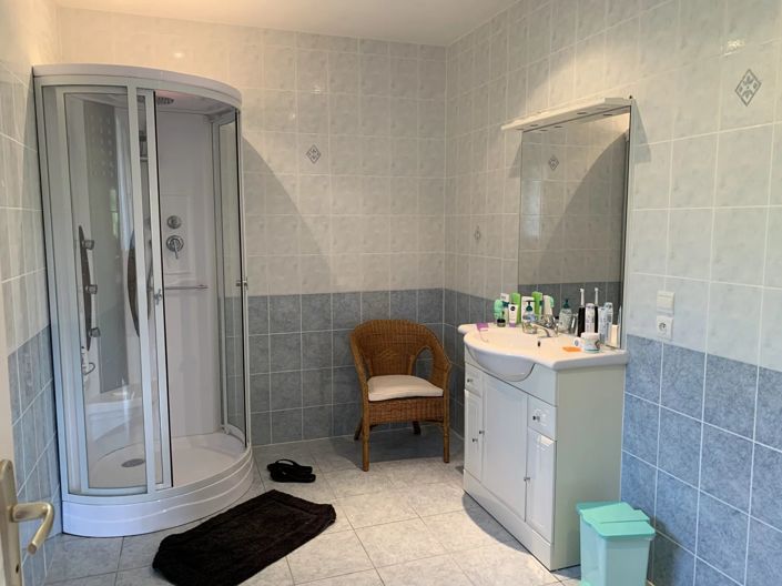 Image No.9-5 Bed House for sale