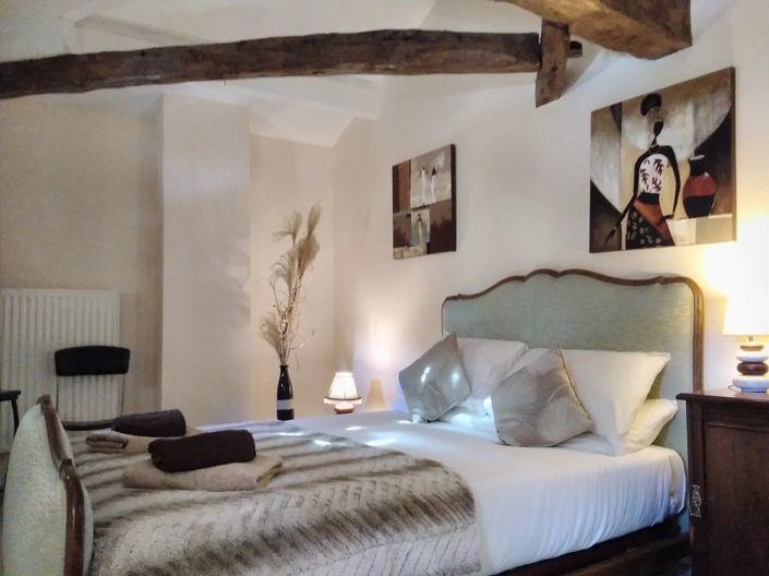 Image No.7-9 Bed House for sale