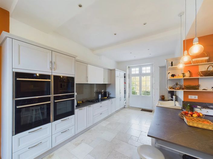 Image No.8-14 Bed House for sale