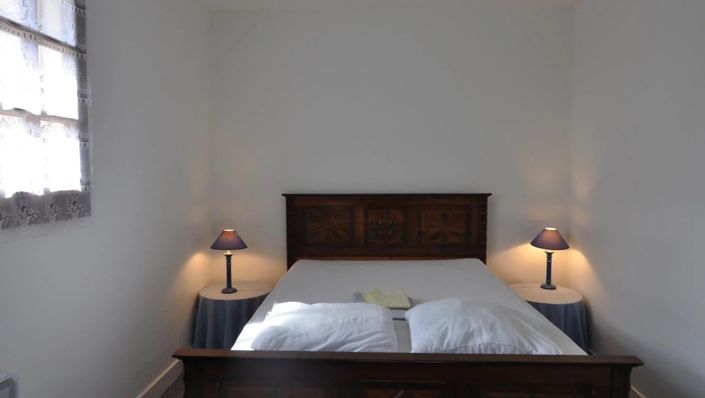 Image No.12-6 Bed House for sale