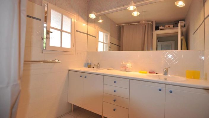 Image No.13-6 Bed House for sale