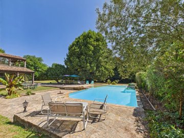 8b55b8302d32450fb1fe38ed85d2d4ff8488a97e5e200