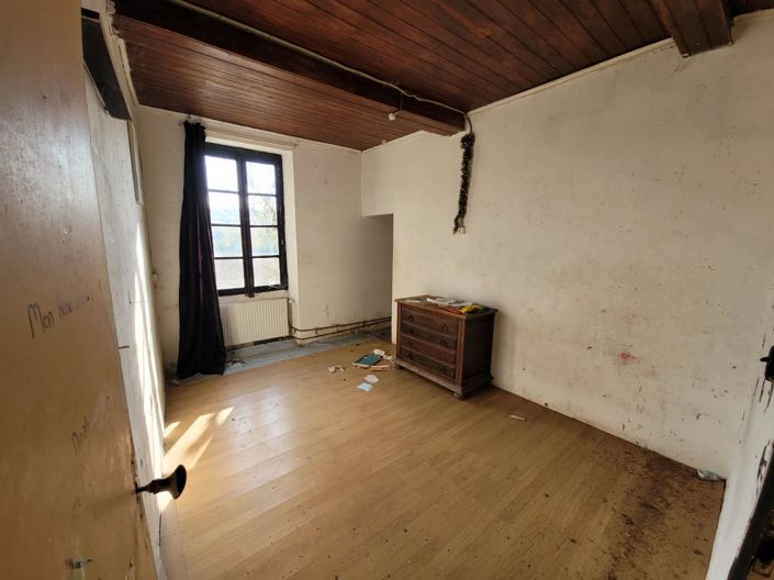 Image No.6-House for sale