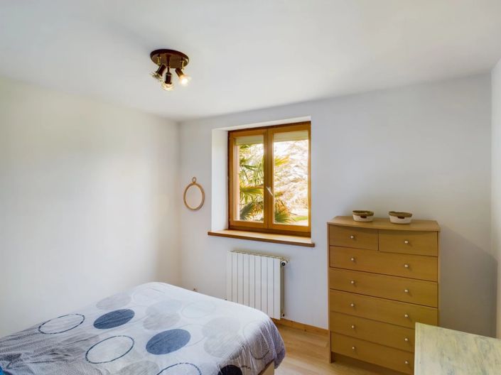 Image No.11-9 Bed House for sale