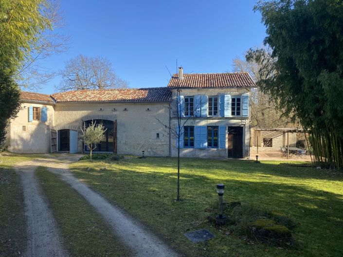 Image No.2-Maison de 5 chambres à vendre à Barbezieux-Saint-Hilaire