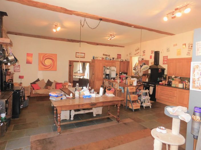 Image No.6-Maison de 7 chambres à vendre à Ladignac-le-Long