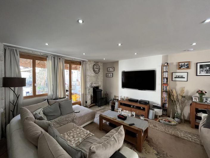 Image No.8-5 Bed Village House for sale