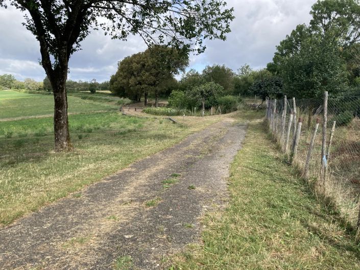 Image No.12-Ferme de 2 chambres à vendre à Ginouillac