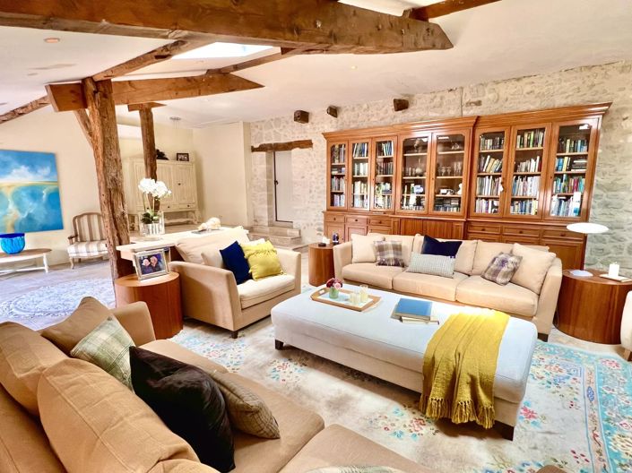 Image No.7-11 Bed House for sale