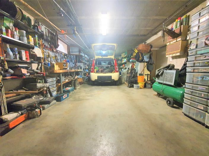 Image No.11-3 Bed House for sale