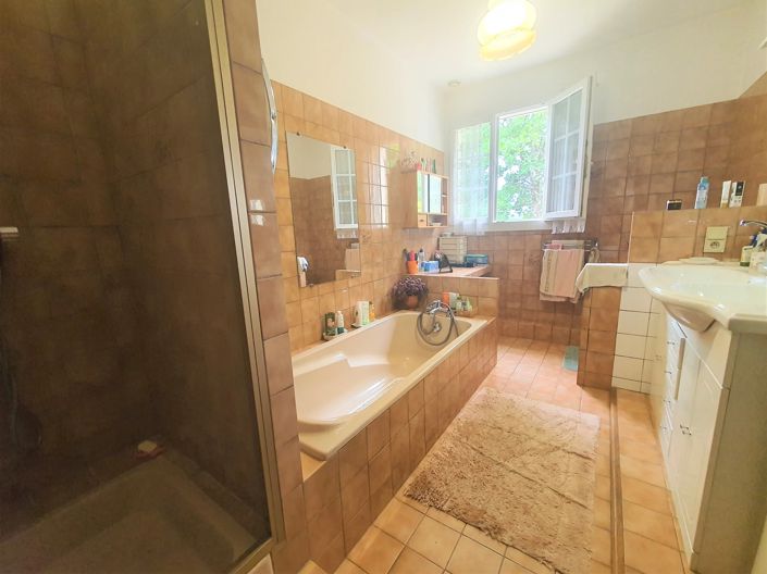 Image No.8-3 Bed House for sale