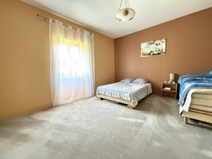 Image No.7-5 Bed House for sale