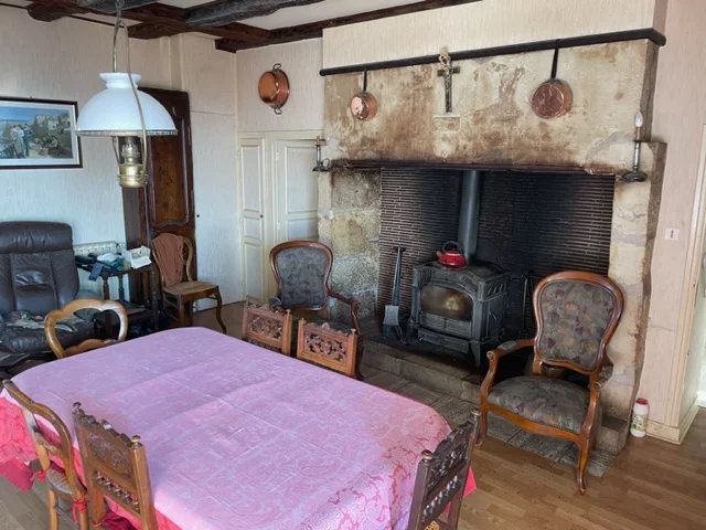 Image No.8-5 Bed House for sale