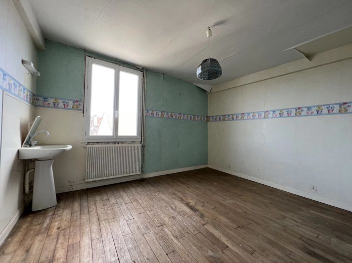 Image No.11-10 Bed Village House for sale