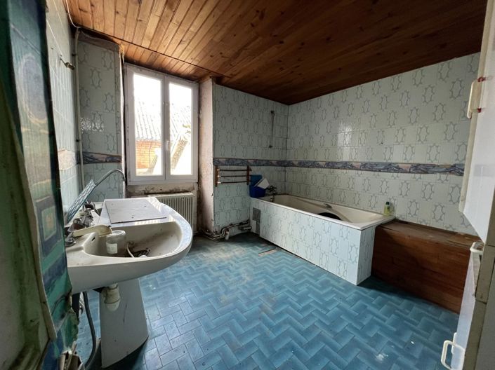 Image No.8-10 Bed Village House for sale