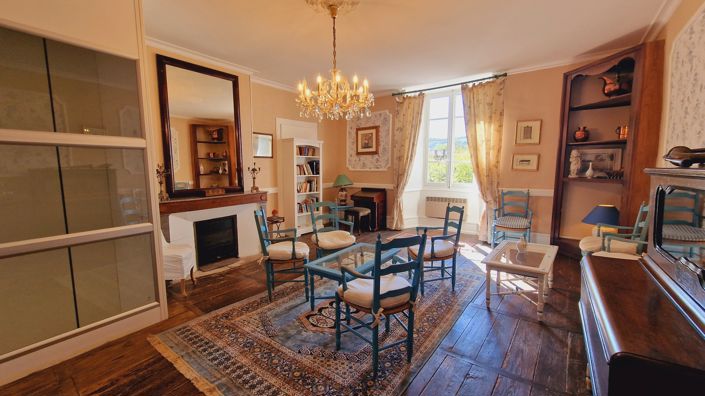 Image No.3-17 Bed Commercial for sale