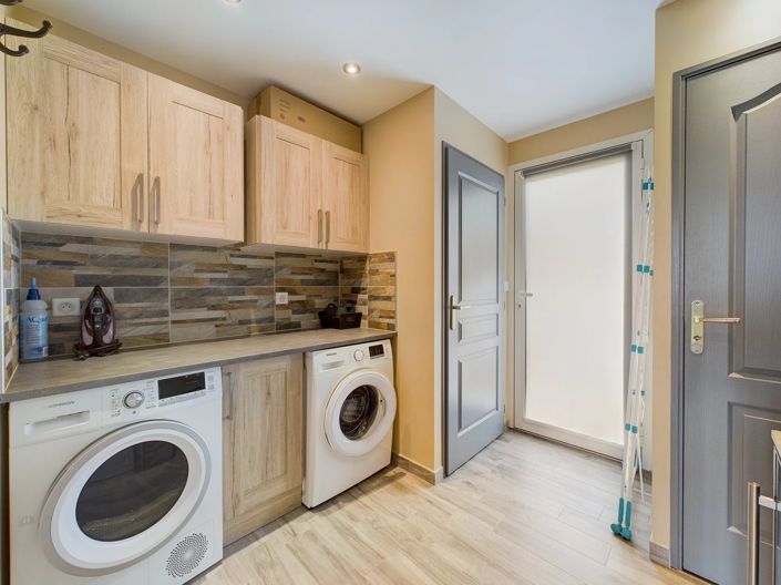 Image No.14-3 Bed House for sale