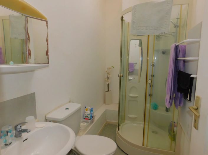 Image No.10-7 Bed House for sale