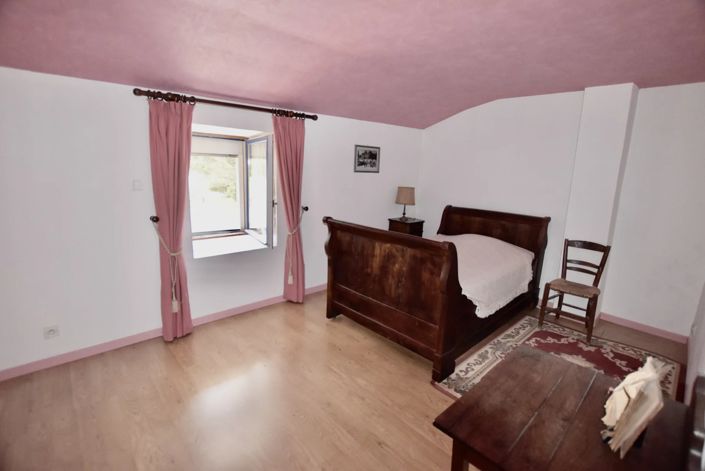 Image No.11-Maison de village de 7 chambres à vendre à Villefagnan