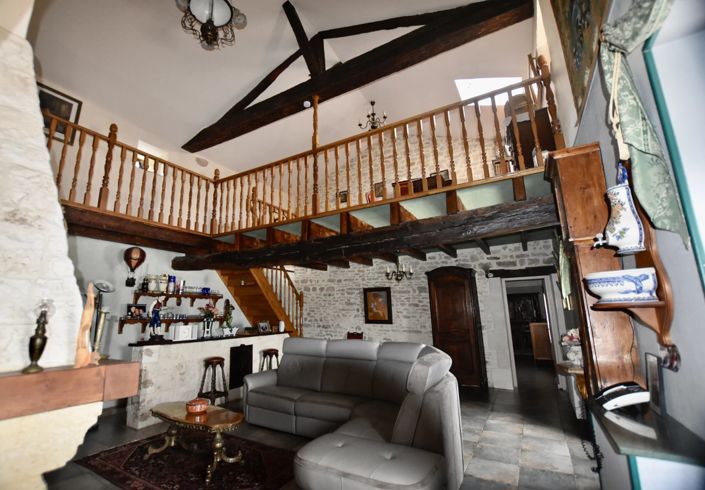 Image No.5-Maison de village de 7 chambres à vendre à Villefagnan