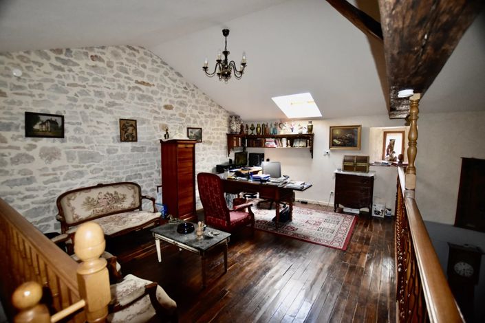 Image No.8-Maison de village de 7 chambres à vendre à Villefagnan