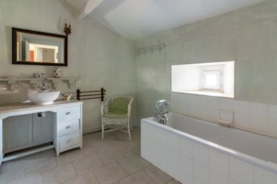 e91e317490ca104f5b2dc3a219c4a9f3948c051529192