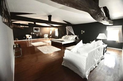 8f5c03dc590f8161eacae70da72db7f3036f626397160