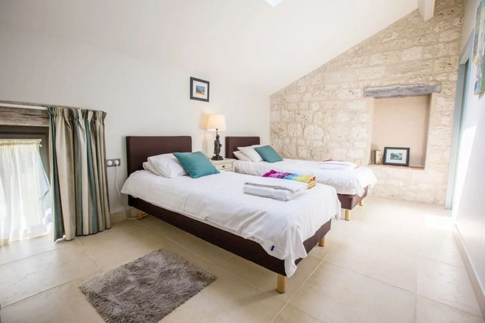 Image No.15-6 Bed House for sale