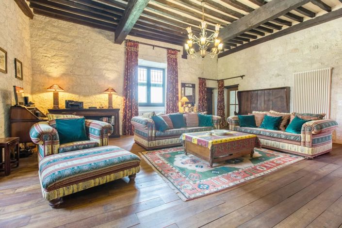 Image No.3-6 Bed House for sale