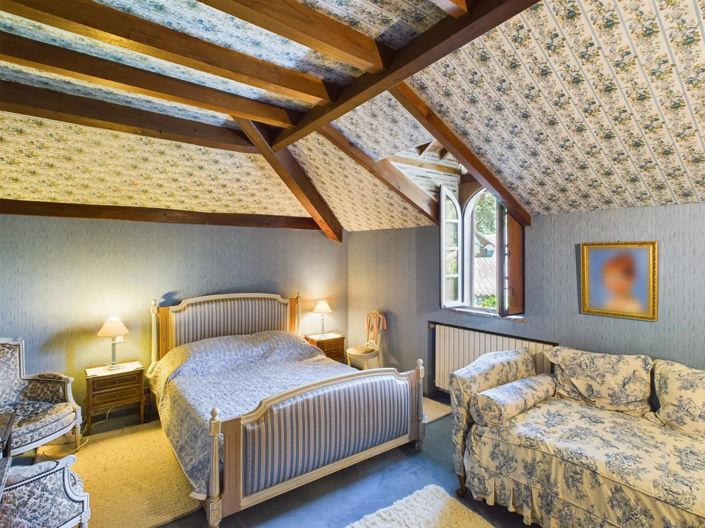 Image No.9-5 Bed House for sale